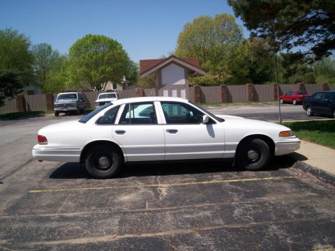 1996 Ford Crown Victoria photo