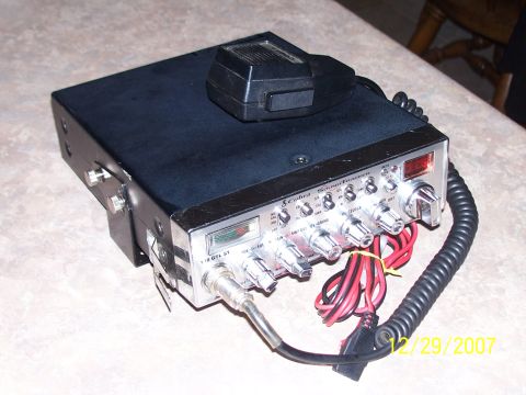 2000 Nissan Xterra - This Cobra CB radio is a part, not a 2000 Nissan Xterra.