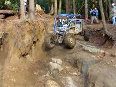 1976 Ford Bronco - Scott and his EROCC rig walking up the ledge on trail 7. Footage thanks to BRONCOHIO