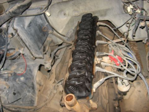 1978 Ford Bronco - Only one cylinder with low compression, not a bad start.