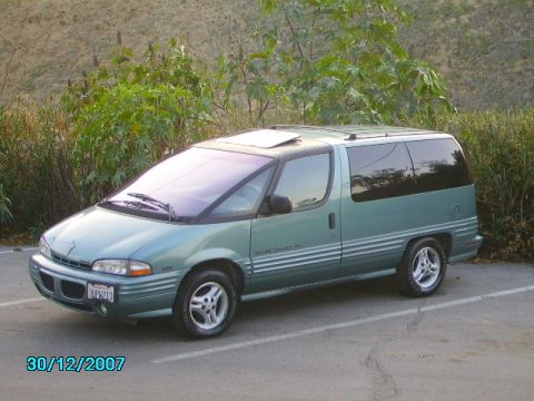 1990 Ford Bronco - This minivan has a distinctive aerodynamic front end and a sunroof.