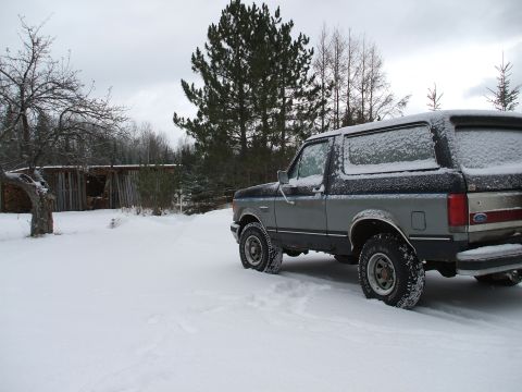 1990 Ford Bronco - U.P. snowy bronco
