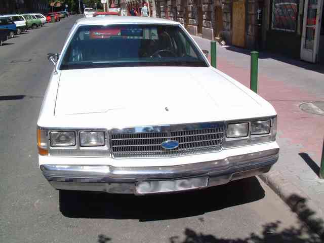 1991 Ford Crown Victoria LTD “Tank”