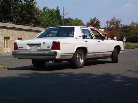 1991 Ford LTD Crown Victoria photo