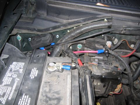 2001 Ford F-150 - Final hookup from Positive battery cables.
