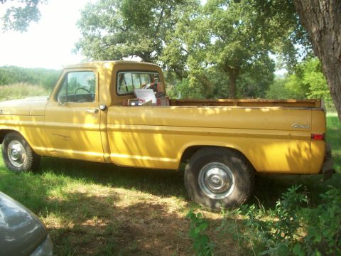 1971 Ford F-250 - left side