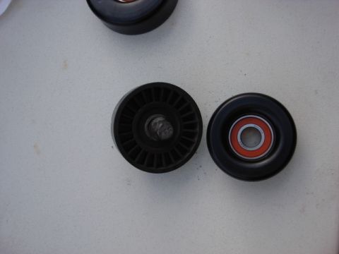 1983 Ford Bronco - here is the front of the idler pulley this was normal thread and came out without issue