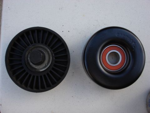 1983 Ford Bronco - here is the tesioner pulley front old and new