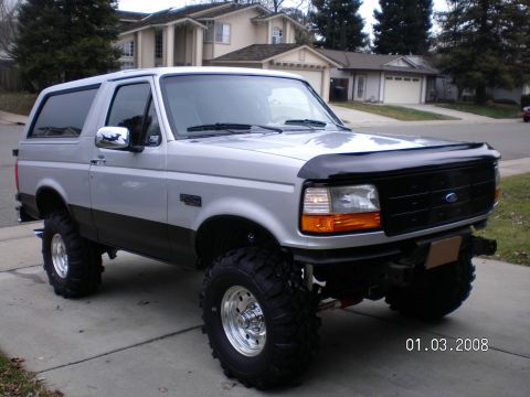 1996 Ford Bronco - Lookin good without the chrome.Trucks finally starting to come together.