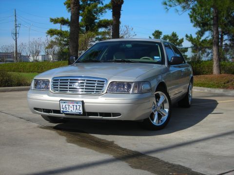 2006 Ford Crown Victoria photo