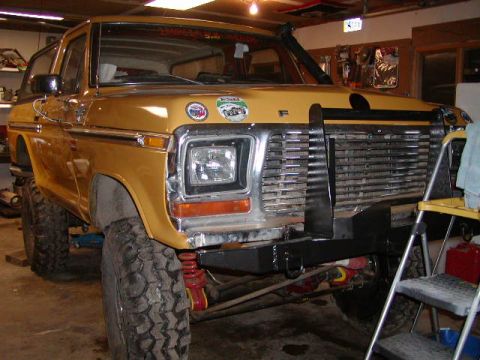 1978 Ford Bronco - This 1978 Ford Bronco has been modified for off-road use with large tires and a snorkel.