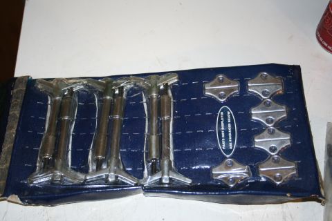 1996 Ford Bronco - Valve Cover Bolts