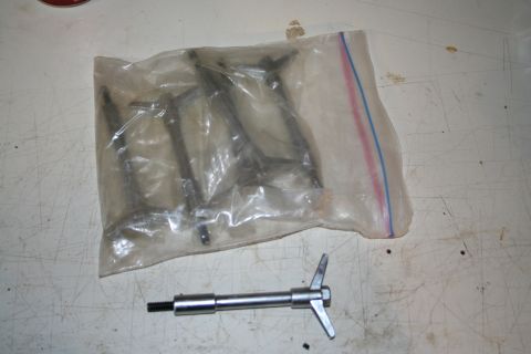 1996 Ford Bronco - Valve Cover Bolts