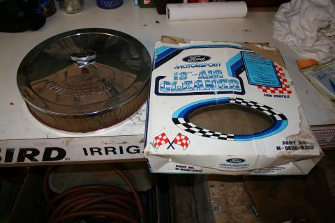 1996 Ford Bronco - Air cleaner/box