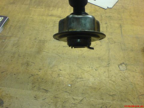 1986 Ford Bronco - old broken 1986 motorcraft oil cap