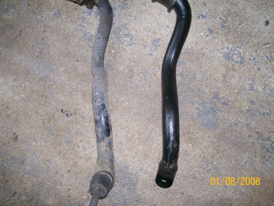 Comparison of a used and a new front sway bar