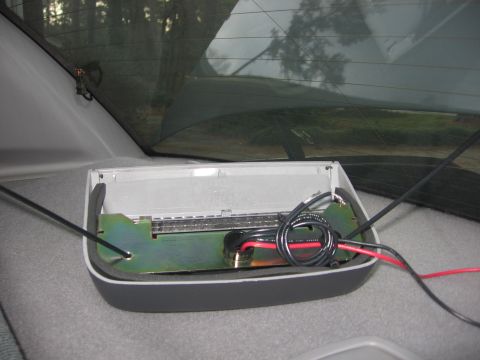 2000 Ford Crown Victoria - The interior light fixture shows exposed wiring and circuitry, with a Supermotors.net watermark visible.
