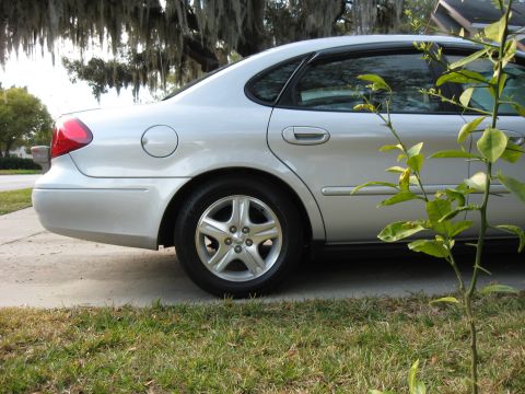 2002 Ford Taurus photo
