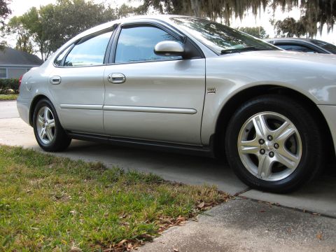 2002 Ford Taurus photo