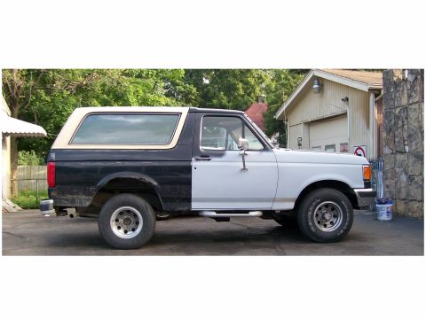 1987 Ford Bronco photo