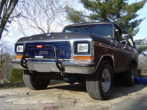 1979 Ford Bronco - This Ford Bronco has a prominent bull bar and a blue grille insert.