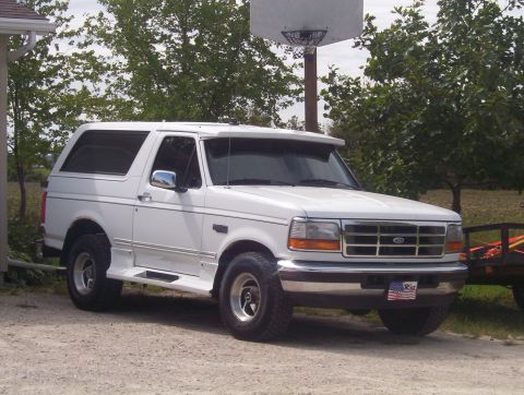 1996 Ford Bronco photo