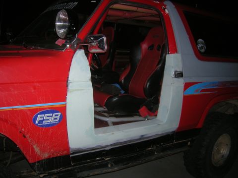 1985 Ford Bronco - bondo work.