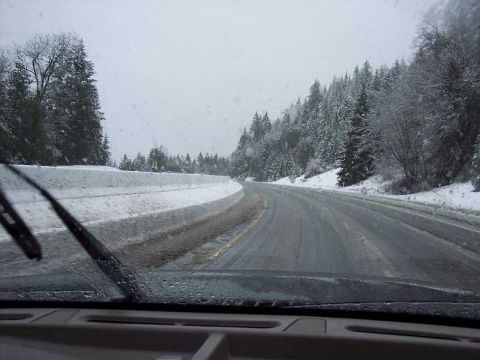 2000 Ford F-250 - I-5 Southbound Siskyous 6% Grade Climb - Chains required, except for 4x4. Made the climb in 2wd without chains no problem.