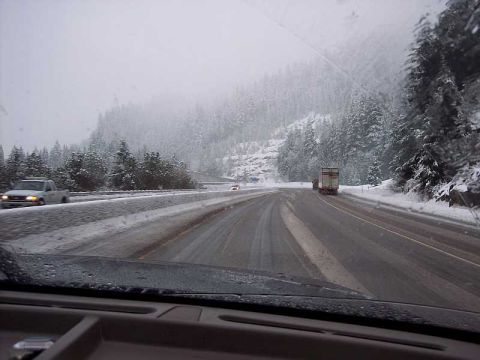 2000 Ford F-250 - I-5 Southbound Siskyous 6% Grade Climb - Chains required, except for 4x4. Made the climb in 2wd without chains no problem.