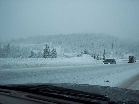 2000 Ford F-250 - I-5 Southbound Siskyous 6% Grade Climb - Chains required, except for 4x4. Made the climb in 2wd without chains no problem.