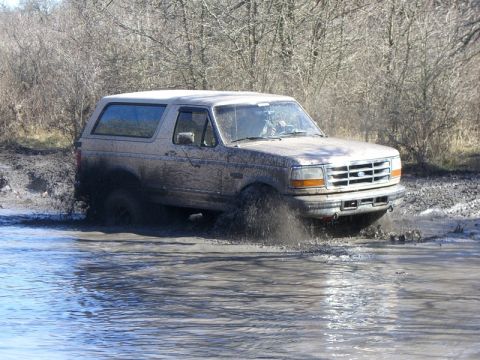 1996 Ford Bronco - This photo of the Beast was taken by Georgia. http://s110.photobucket.com/albums/n116/hemi_powered4x4/Buckholts%20Jan%2012%20and%2013/