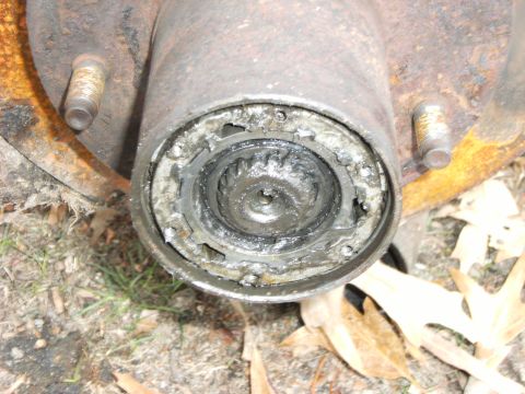 1992 Ford F-150 - Here's what you are looking at with the hub dial off.