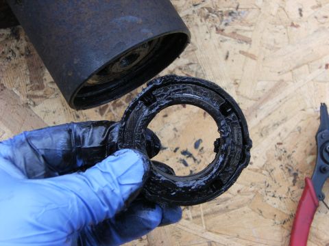 1992 Ford F-150 - Remove the spindle nut.