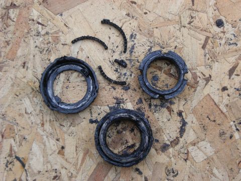 1992 Ford F-150 - One of the spindle nuts came out in pieces.