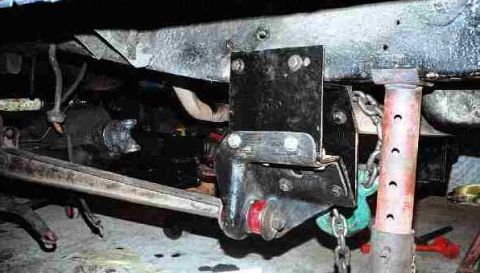 1979 Ford Bronco - New drop bracket(top), it mounts to the stock bracket (bottom).