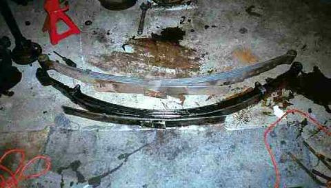 1979 Ford Bronco - Stock spring(top)vs. 6" Skyjacker spring (bottom).