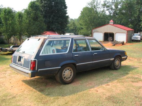 1984 Ford LTD photo