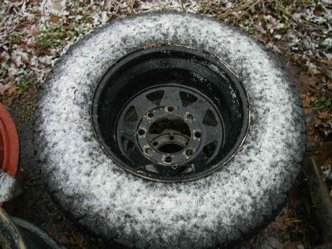 1990 Ford Bronco - 15" steel wheels, 8 on 6.5, with rollers.