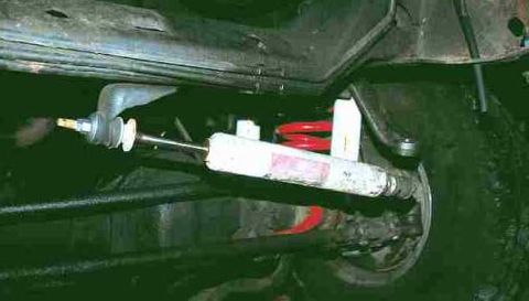 1979 Ford Bronco - The old stab is being replaced with a new Skyjacker dual stab set up.