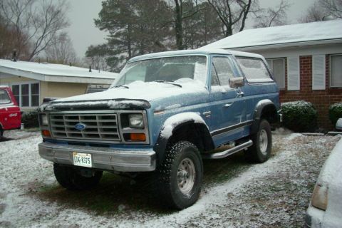 1989 Ford Mustang - Snow