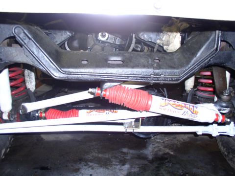 1979 Ford Bronco - Dual Skyjacker stab set up, had to mount to the diff instead of the trac bar.