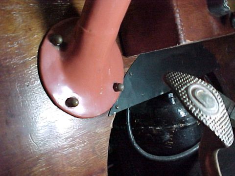 1912 Ford Model T - Steering column attachment to dash is symmetrical.