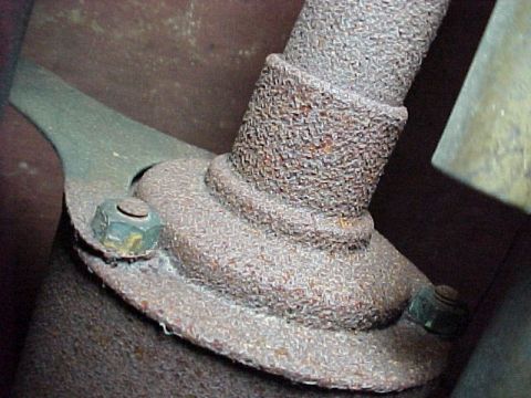 1912 Ford Model T - Muffler bracket front