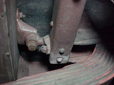 1912 Ford Model T - Frame to body mount