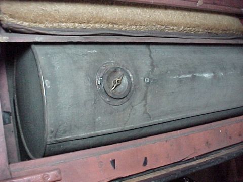 1912 Ford Model T - Early gas tank - no straps