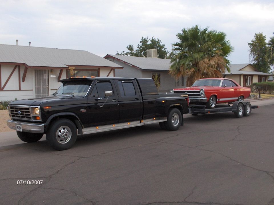 This picture was taken before I left Glendale, Arizona and headed out to Wes' house in Klamath Falls, Oregon to meet with other FE big block fans, BBQ and car show.
