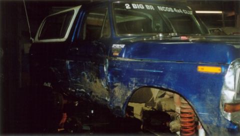 1979 Ford Bronco - A nice pic of the passenger side, well whats left of it.