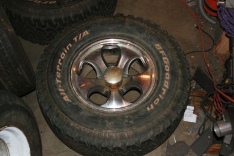 1990 Ford Bronco - Tire 3