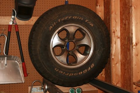 1990 Ford Bronco - Tire 5