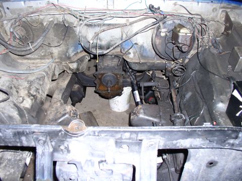 1979 Ford Bronco - Engine bay before.....